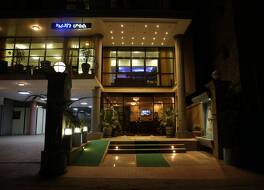 キャラバン ホテル 写真