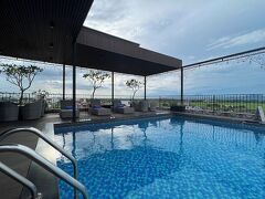 パラゴン ノイ バイ ホテル アンド プール 写真