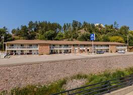 アメリカズ ベスト バリュー イン バイ ザ リバー ホット スプリングス