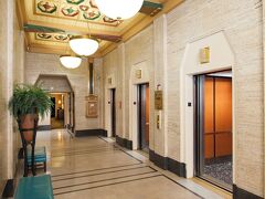 ハンプトン イン インディアナポリス ダウンタウン アクロス フロム サークル センター 写真