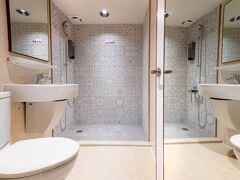 ロイヤル グループ ホテル シン ジョン ブランチ 写真