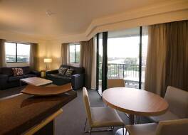 セントラル コスモ アパートメンツ 写真