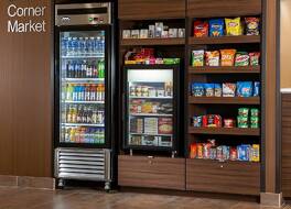 フェアフィールド イン アンド スイーツ バイ マリオット バルパレイゾ 写真