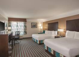 La Quinta Inn & Suites by Wyndham Bakersfield North 写真