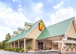 スーパー 8 バイ ウィンダム キングストン