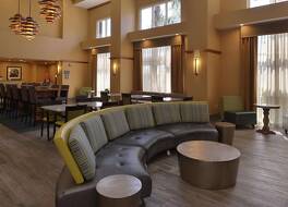 ハンプトン イン&スイーツ ベイカースフィールド ノース エアポート 写真