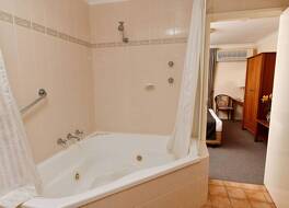 バーク アンド ウィルス モーター イン 写真