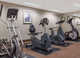 ハワード ジョンソン バイ ウィンダム エバンズビル イースト 写真