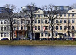 ホテル ニーダーレンディッシャー ホフ 写真