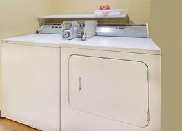 デイズ イン バイ ウィンダム ロックフォード I-90 カジノ ディストリクト 写真