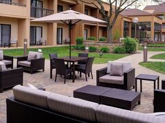 Courtyard by Marriott Detroit Dearborn 写真