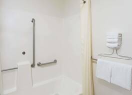 スーパー 8 バイ ウィンダム ホット スプリングス 写真