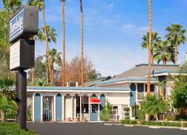 トラベロッジ バイ ウィンダム ベーカーズフィールド 写真