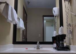 スーパー 8 バイ ウィンダム デ カルブ イリノイ 写真