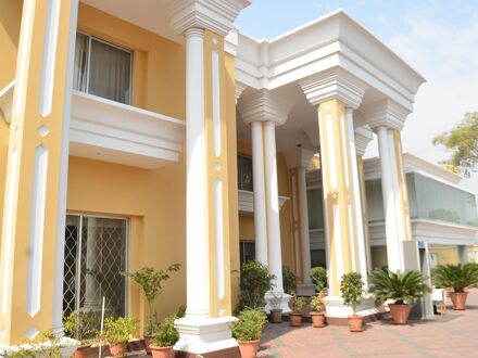 ホテル ワン タリク ロード ムルタン 写真