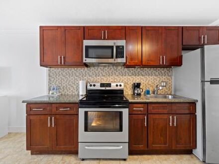 ワイキキ イリカイ マリーナ 写真