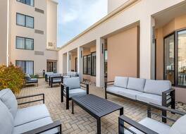 コンフォート イン アンド スイーツ アーリントン ハイツ - バッファロー グローブ 写真