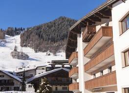 ホテル ガルニ ムッスメ 写真