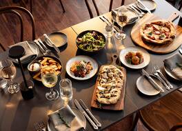 Cleveland Estate 写真