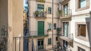 AINB ボーン ダマス アパートメンツ