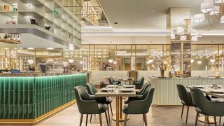 ザ エメラルド ハウス リスボン キュリオ コレクション バイ ヒルトン