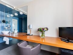 ホテル コルナヴァン 写真