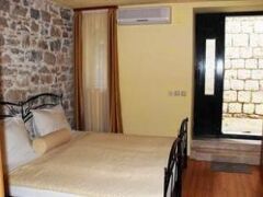 オーセンティック ラグジュアリー ルームス 写真