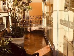 ホテル AYB インターナショナル 写真