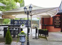 Hotel Bishops Arms Köping 写真