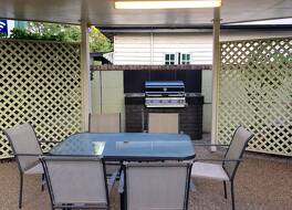 カントリー ガーデンズ モーター イン トゥーンバ 写真