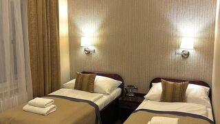 ウ スタレー パニー アット ザ オールド レディ ホテル