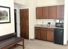 コンフォート スイーツ ジョンソン シティ ニア ユニバーシティ 写真