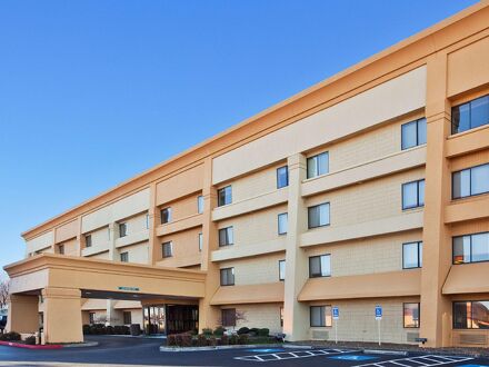 La Quinta Inn & Suites by Wyndham Springdale 写真