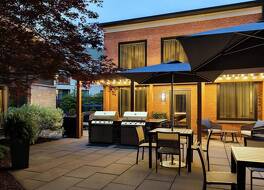 ホームウッド スイーツ バイ ヒルトン バーリングトン 写真