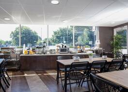 カールトン イン ミッドウェイ 写真