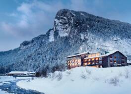 ホテル クローネ イン アウ