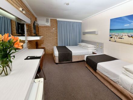 バーク アンド ウィルス モーター イン 写真