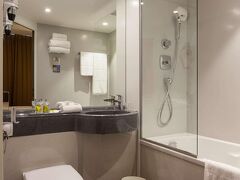 キリヤード レンヌ センター ガール 写真