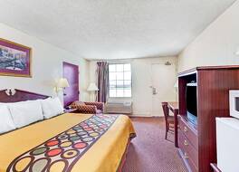 スーパー 8 バイ ウィンダム クラークスビル イースト 写真