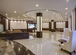 ホテル ザ ロイヤル クリシュナ 写真