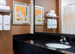 フェアフィールド イン & スイーツ レキシントン キーンランド エアポート 写真