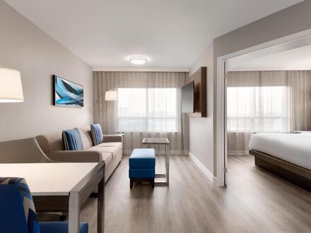 エンバシー スイーツ バイ ヒルトン トロント エアポート 写真