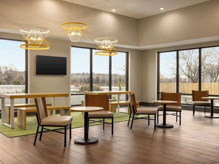 スパーク バイ ヒルトン ナッシュビル アット オプリーランド 写真