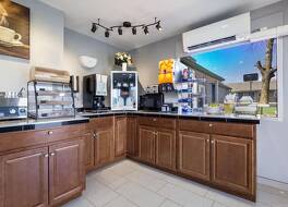 ナイツ イン アンド スイーツ セイラム 写真