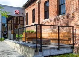 ヒルトン ガーデン イン バーリントン ダウンタウン 写真