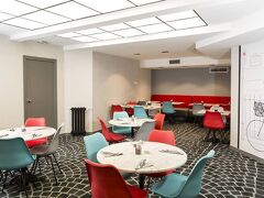 ホテル パリ ヴォージラール 写真