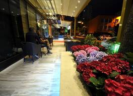 Golden Deluxe Hotel 写真