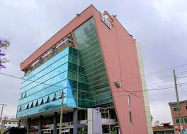 ヨリー アディス ホテル 写真