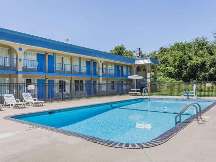 ナイツ イン マーフリーズボロ 写真