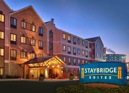 Staybridge Suites Omaha 80th and Dodge 写真